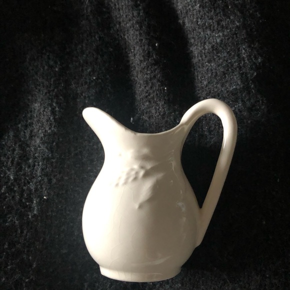 Addy  Ceramic Pitcher and cloth - Picture 9 of 10